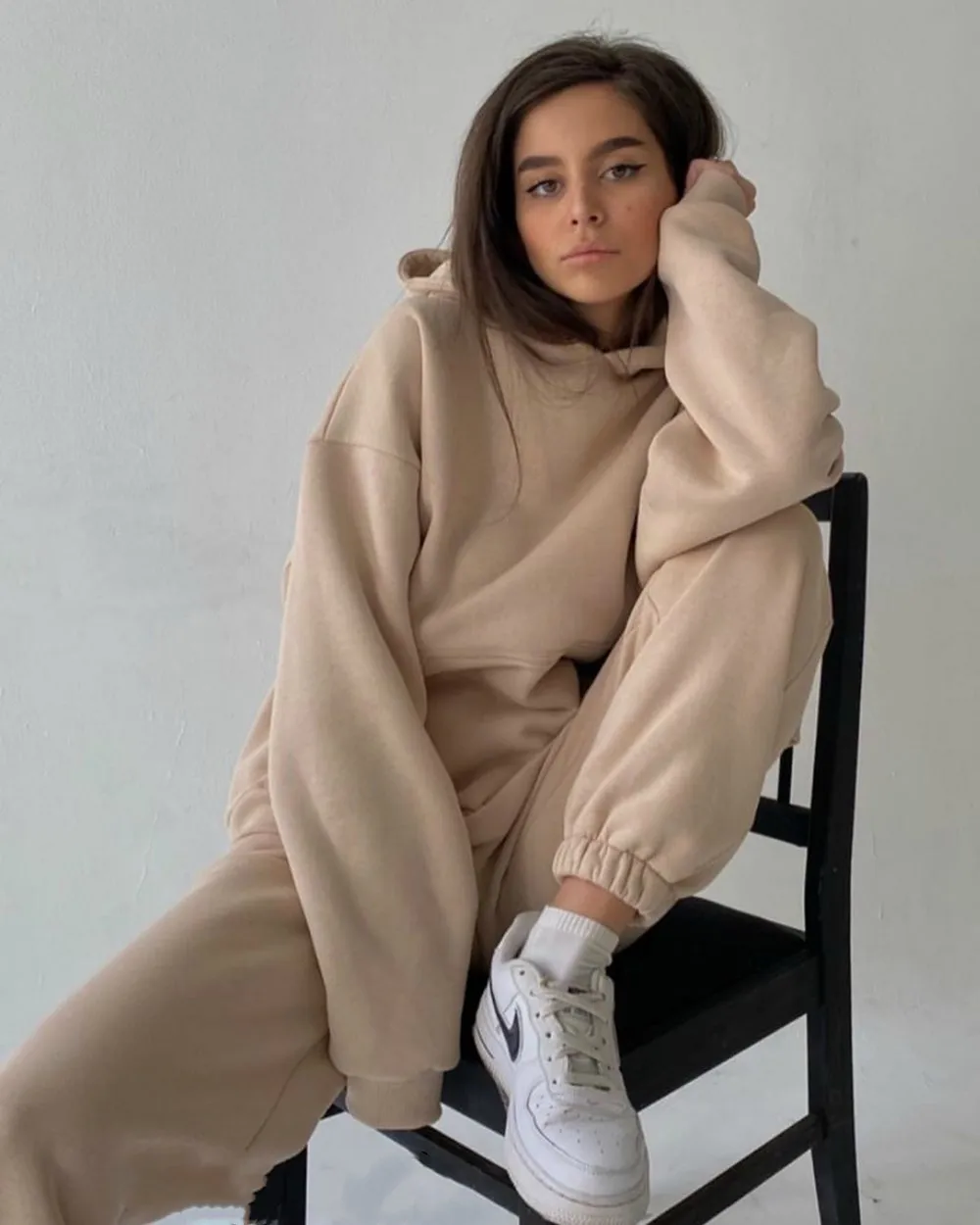 Wholesale Women pullover hoodie High Quality 2 Piece Set Clothing Long Sleeve Casual sport wear Custom Logo
Wholesale Women pullover hoodie High Quality 2 Piece Set Clothing Long Sleeve Casual sport wear Custom Logo