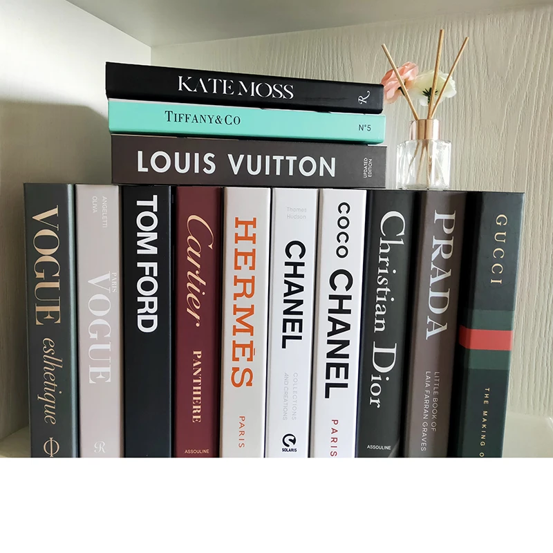 Modern Style Fancy Fashion book shaped box Decorative Model Hard Cover Fake Book Box faux livres decoration
Modern Style Fancy Fashion book shaped box Decorative Model Hard Cover Fake Book Box faux livres decoration