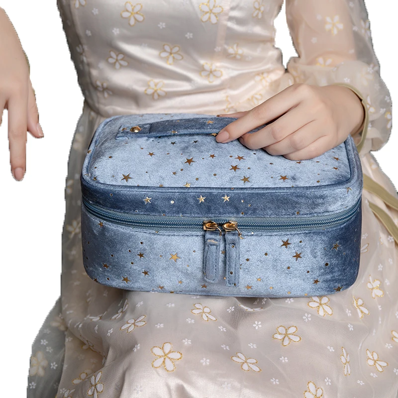 2021 New Arrivals Star Flannel Cosmetic Bag Travel Makeup Storage Bag Large Capacity
2021 New Arrivals Star Flannel Cosmetic Bag Travel Makeup Storage Bag Large Capacity