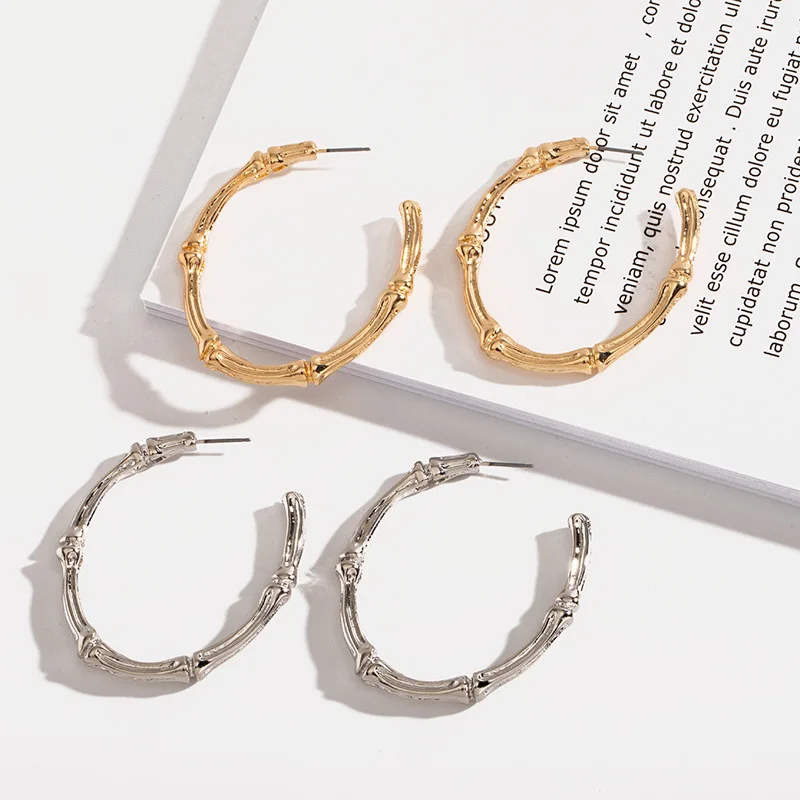 90s Vintage Style Gold Silver Plated Oversize Open Circle Earrings Metal Bamboo Hoop Earrings For Women
90s Vintage Style Gold Silver Plated Oversize Open Circle Earrings Metal Bamboo Hoop Earrings For Women