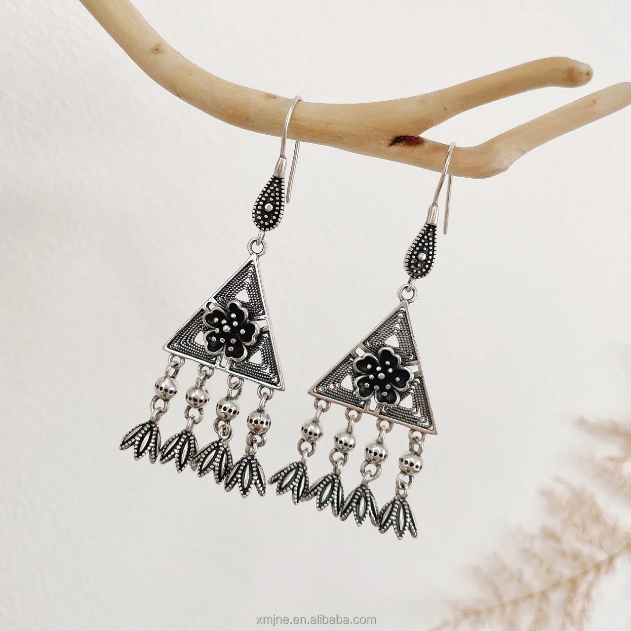 Certified S990 Pure Silver Distressed Vintage Earrings Ethnic Style Plum Tassel Sterling Silver Earrings All-Matching Art-Style
Certified S990 Pure Silver Distressed Vintage Earrings Ethnic Style Plum Tassel Sterling Silver Earrings All-Matching Art-Style
