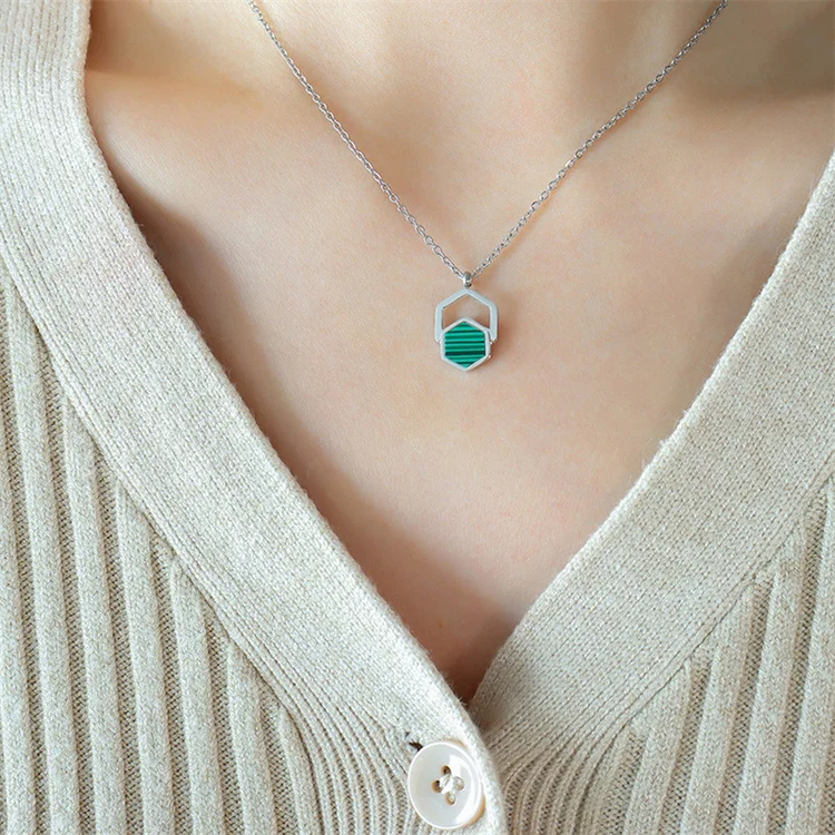 Wholesale New 316l Titanium Steel 18k Gold Plated Fashionable Green Acrylic Striped Geometric Pendant Necklace
Wholesale New 316l Titanium Steel 18k Gold Plated Fashionable Green Acrylic Striped Geometric Pendant Necklace