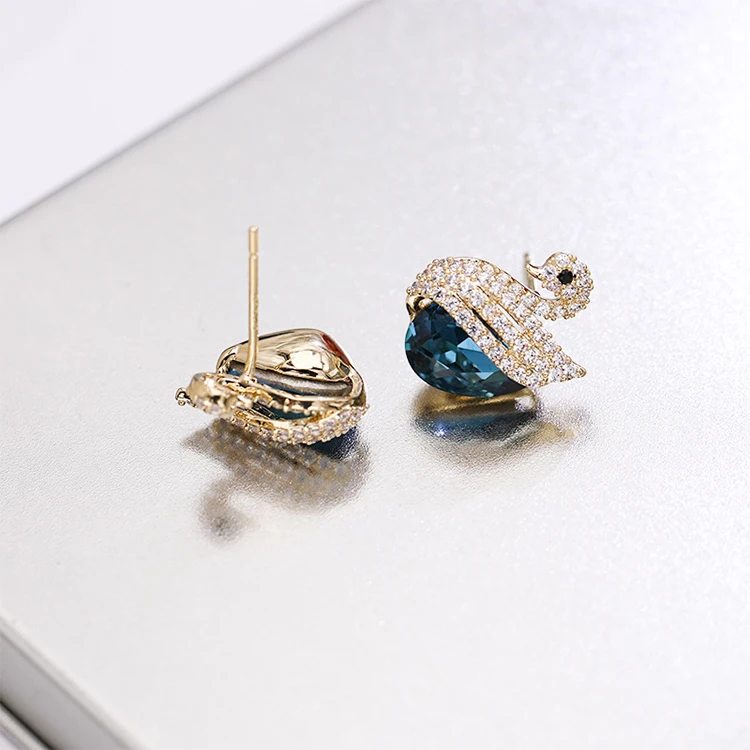 China Manufacture New Design Fashion Charms Micro-set Zircon Blue Crystal Little Swan Crystal Earrings
China Manufacture New Design Fashion Charms Micro-set Zircon Blue Crystal Little Swan Crystal Earrings