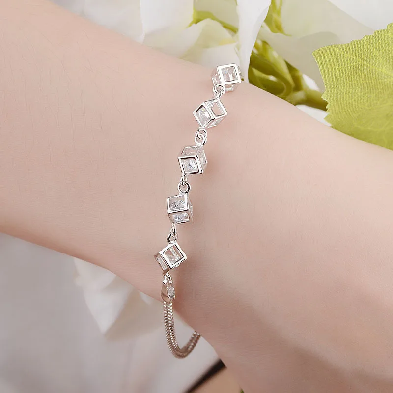 Cubic Zirconia Elegant Platinum Plated Copper Alloy Square Women Jewelry White Zircon Magic Cubic Jewelry Bracelet For Women
Cubic Zirconia Elegant Platinum Plated Copper Alloy Square Women Jewelry White Zircon Magic Cubic Jewelry Bracelet For Women