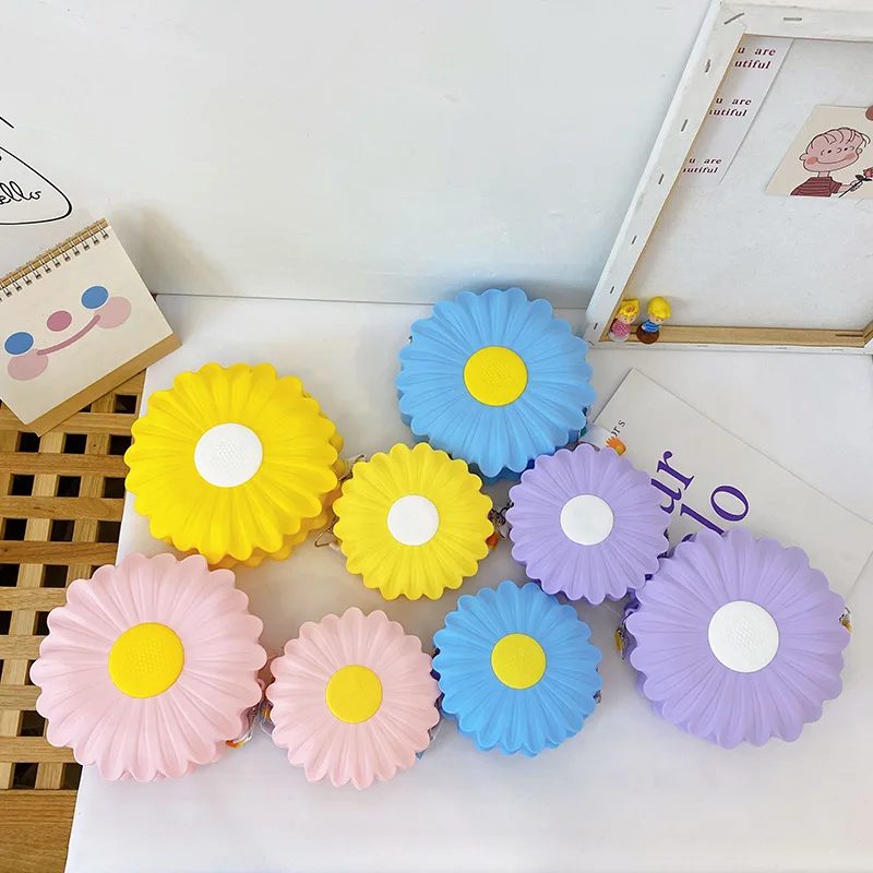 Sac a main fashion bags kids purses 2021 kids flower cute hand bags acrylic purse handbags for girl
Sac a main fashion bags kids purses 2021 kids flower cute hand bags acrylic purse handbags for girl