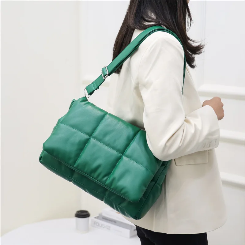 Soft Pu leather puffy clouds shoulder bag fashion cotton-padded handbags quilting bread women hand bags
Soft Pu leather puffy clouds shoulder bag fashion cotton-padded handbags quilting bread women hand bags
