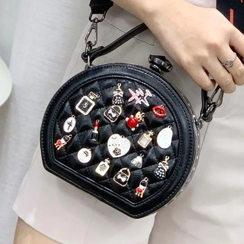 2020 Xianjian newest kiss lock handbag clutch bag with embossed lips stick bottles handbag clutch bags
2020 Xianjian newest kiss lock handbag clutch bag with embossed lips stick bottles handbag clutch bags