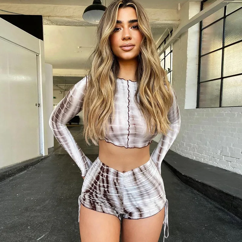 2020 New arrivals women sexy o neck long sleeve top and pants floral print ladies casual two piece set
2020 New arrivals women sexy o neck long sleeve top and pants floral print ladies casual two piece set