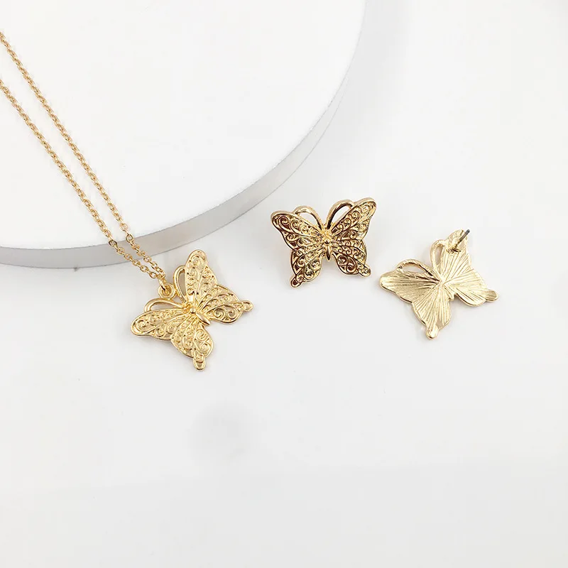 Latest European Fashion 18K Gold Plated Butterfly Pendant Necklace Gold Butterfly Necklace Earrings Set
Latest European Fashion 18K Gold Plated Butterfly Pendant Necklace Gold Butterfly Necklace Earrings Set
