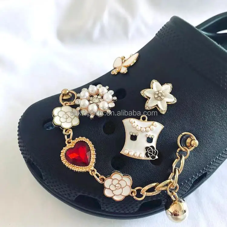 Luxury Fashion Removable Bling Crystal Croc Charms Shoes Decorations For Women Girls
Luxury Fashion Removable Bling Crystal Croc Charms Shoes Decorations For Women Girls