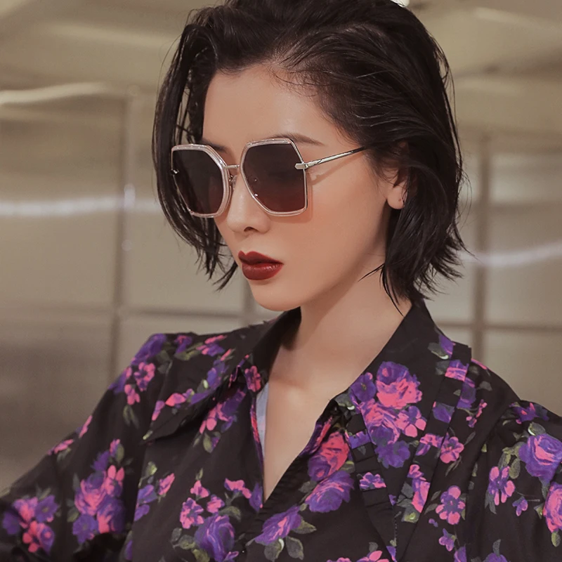 Sunglasses Women 2021 Fashion Large Frame Sun Glasses Metal Tea Lens Outdoors Sunglasses
Sunglasses Women 2021 Fashion Large Frame Sun Glasses Metal Tea Lens Outdoors Sunglasses