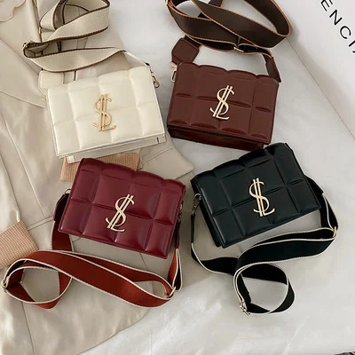 Luxury Brand New Ladies Quilted Handbag Metal Letter Plaid Fashion Crossbody Bags Wide Shoulder Strap Messenger Bolsa Mujer
Luxury Brand New Ladies Quilted Handbag Metal Letter Plaid Fashion Crossbody Bags Wide Shoulder Strap Messenger Bolsa Mujer
