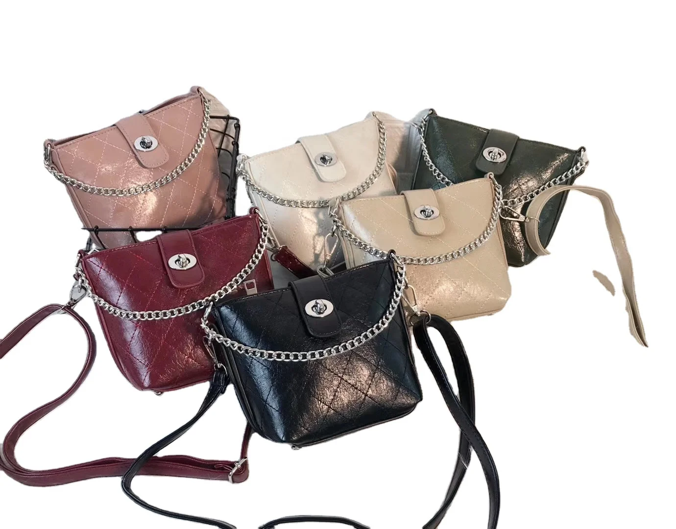New Portable Messenger Bag Leather New Wide Shoulder Bucket Bag Lingge Vintage Crossbody Bag Large Capacity
New Portable Messenger Bag Leather New Wide Shoulder Bucket Bag Lingge Vintage Crossbody Bag Large Capacity