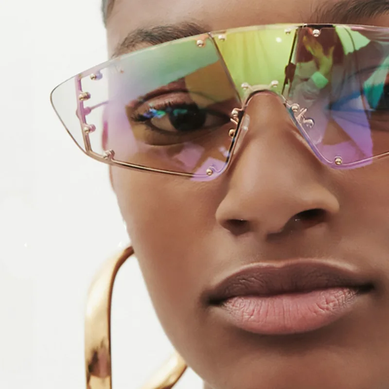 New Fashion Trendy Designer Unique Metal Big Frame Shades Women Oversized Big Sunglasses 2020
New Fashion Trendy Designer Unique Metal Big Frame Shades Women Oversized Big Sunglasses 2020