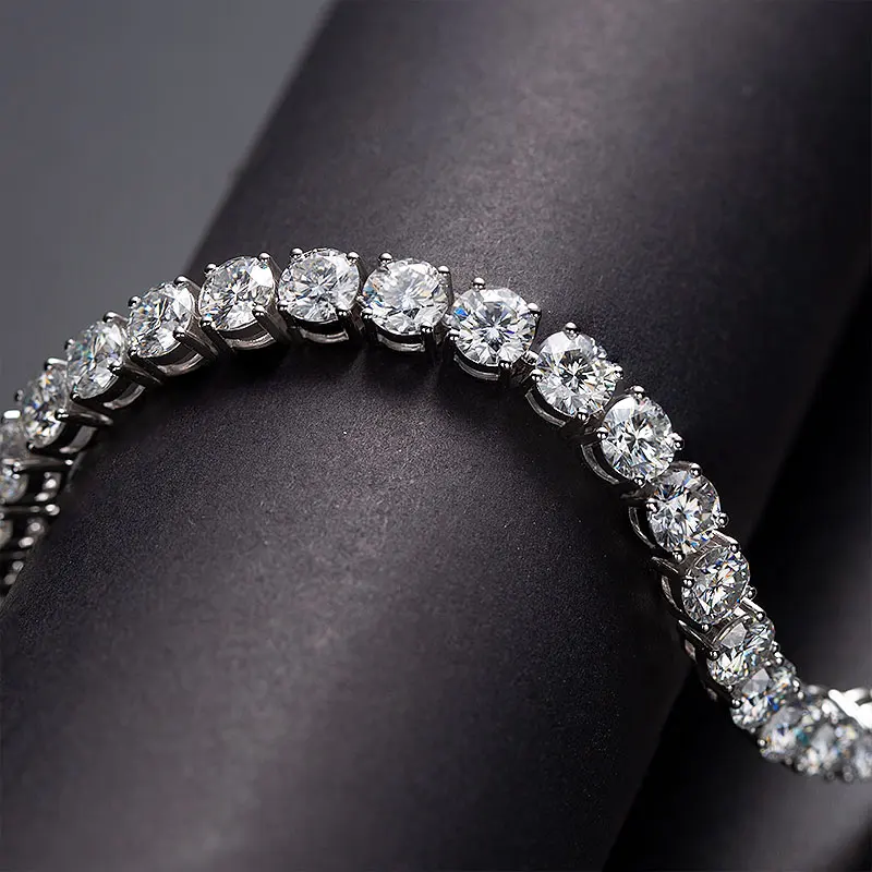 Custom14K solid gold tennis bracelet 6.5mm round ROYAL BLUE color BEST moissanite diamond as gift WUZHOU HOLYCOME
Custom14K solid gold tennis bracelet 6.5mm round ROYAL BLUE color BEST moissanite diamond as gift WUZHOU HOLYCOME