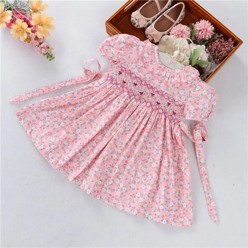 C042171 summer smocked flower floral toddler baby dress for girl's dresses kids clothes children hand made cotton wholesale
C042171 summer smocked flower floral toddler baby dress for girl's dresses kids clothes children hand made cotton wholesale
