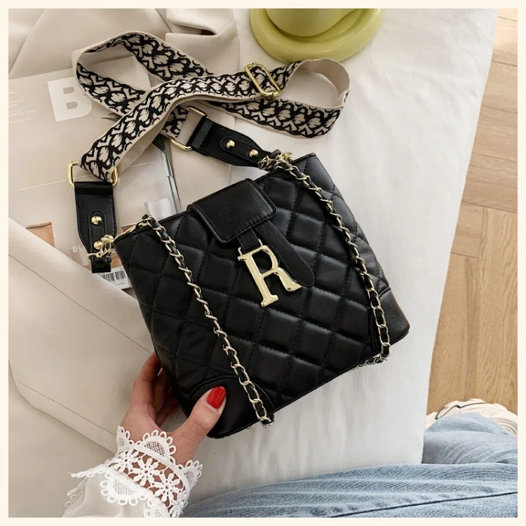 Trendy Ladies Designer purse Famous Brand Women Shoulder chain Cross body Messenger Handbags, Customizable
Trendy Ladies Designer purse Famous Brand Women Shoulder chain Cross body Messenger Handbags, Customizable