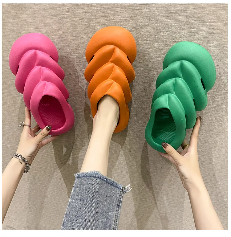 Hot Selling Bubble Slides Outdoor Indoor Unisex Thick Sole Sandals Casual Bubble Skeleton Bone Shoes With Charms
Hot Selling Bubble Slides Outdoor Indoor Unisex Thick Sole Sandals Casual Bubble Skeleton Bone Shoes With Charms
