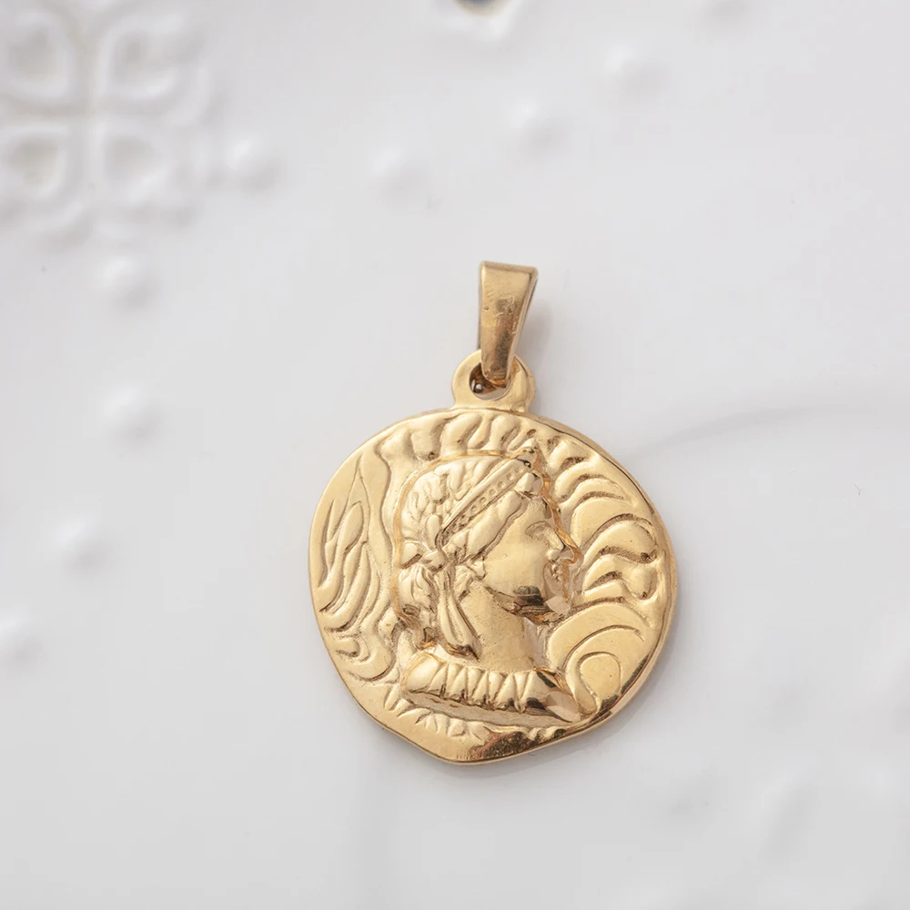 

Portrait Fashion 18K Gold Plated Silver Queen Elizabeth Pendant Charm Coin Religious Jewelry Round Coin