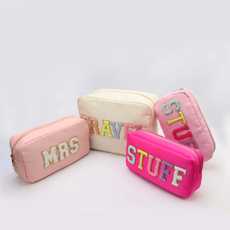 New Products Wholesale Toiletry Bags Letter Sew On Zipper Pouch Bag Cosmetic Nylon Custom Makeup Bag
New Products Wholesale Toiletry Bags Letter Sew On Zipper Pouch Bag Cosmetic Nylon Custom Makeup Bag
