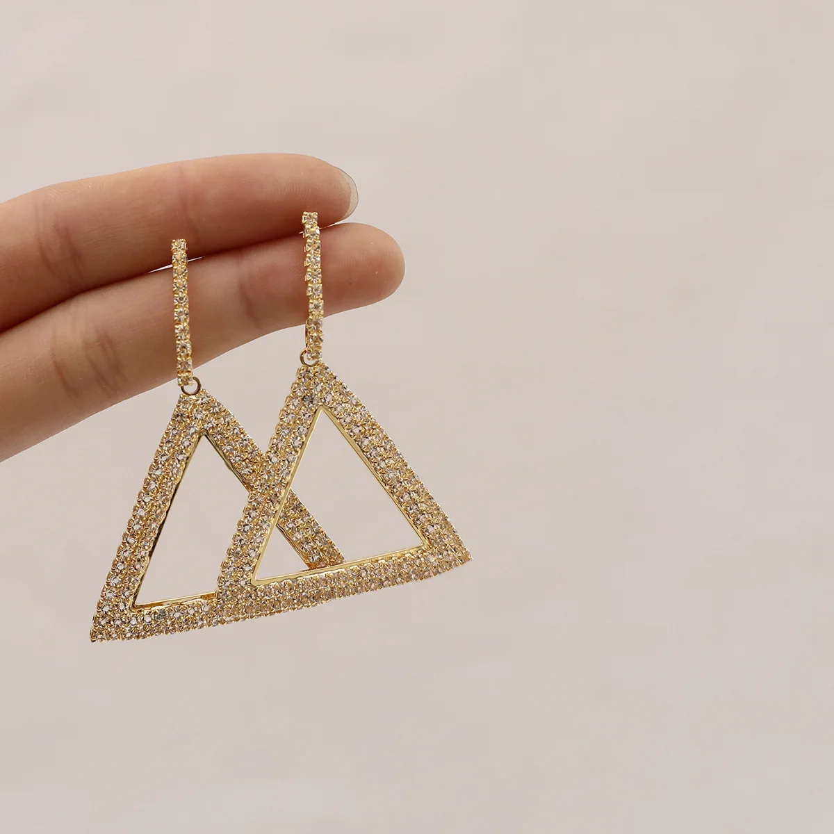 Duoying OEM aretes geometric copper vintage earrings triangle gold plated earrings jewelry korean fashion women earrings
Duoying OEM aretes geometric copper vintage earrings triangle gold plated earrings jewelry korean fashion women earrings