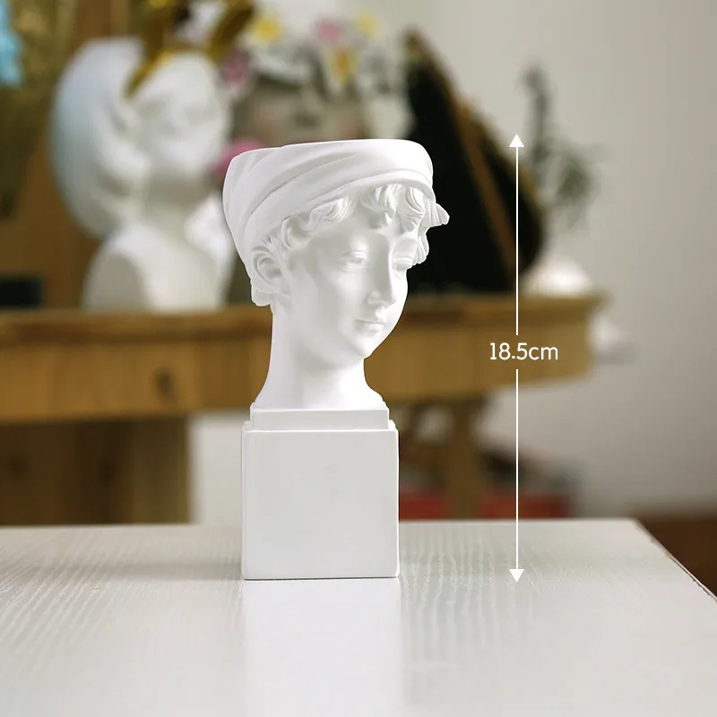 Britishgirl vase character statue small flower flower arrangement resin makeup pen holder garden furnishings, Picture
Britishgirl vase character statue small flower flower arrangement resin makeup pen holder garden furnishings, Picture