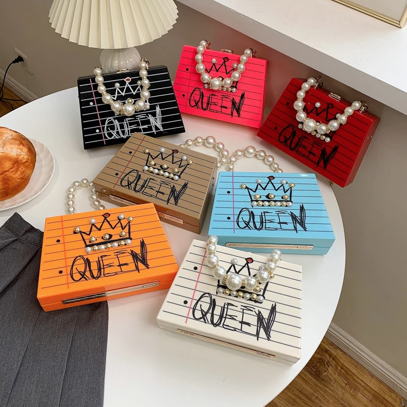 2021 fashion brand woman clutch shoulder bags ladies Acarylic cross-boby bags Graffiti pearl chian handbags, As picture fashion handbags summer 2021
2021 fashion brand woman clutch shoulder bags ladies Acarylic cross-boby bags Graffiti pearl chian handbags, As picture fashion handbags summer 2021