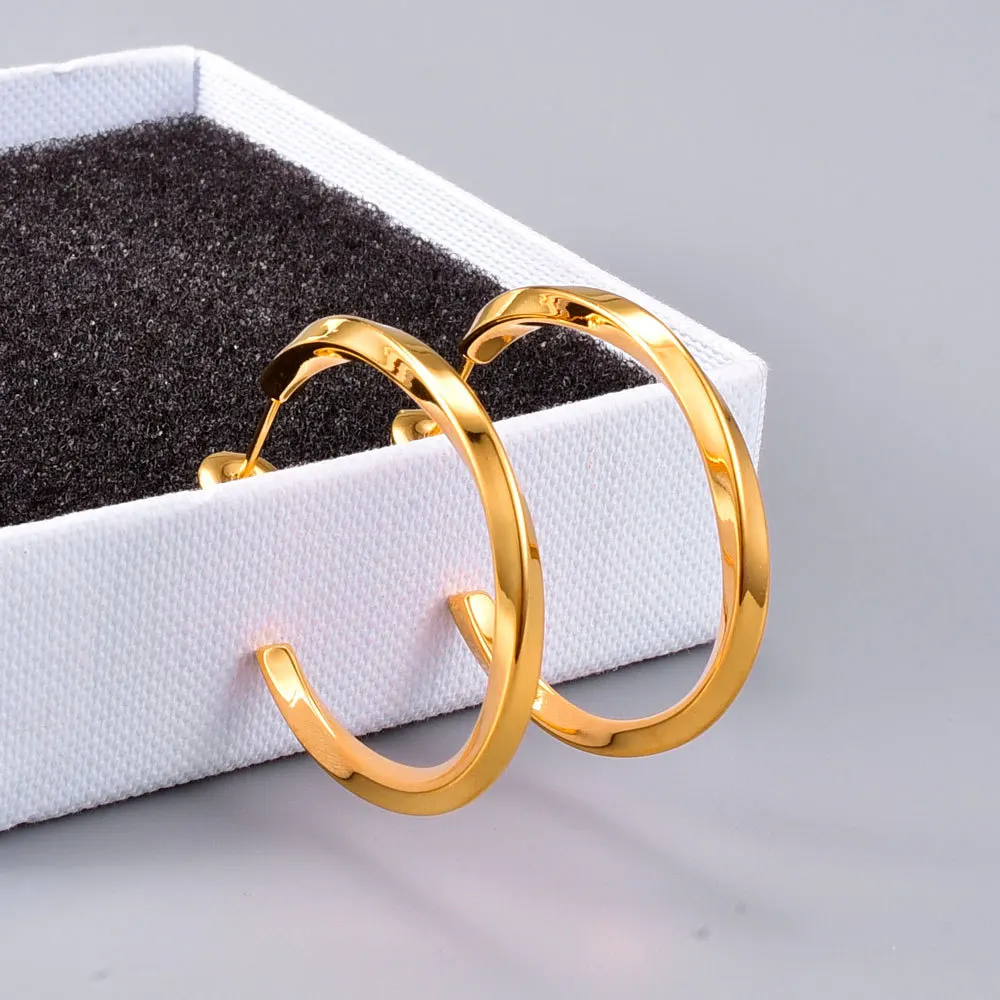 European Style Elegant Simple Design Stainless Steel Gold Twist C Hoop Earrings For Colleague College Students Gift
European Style Elegant Simple Design Stainless Steel Gold Twist C Hoop Earrings For Colleague College Students Gift