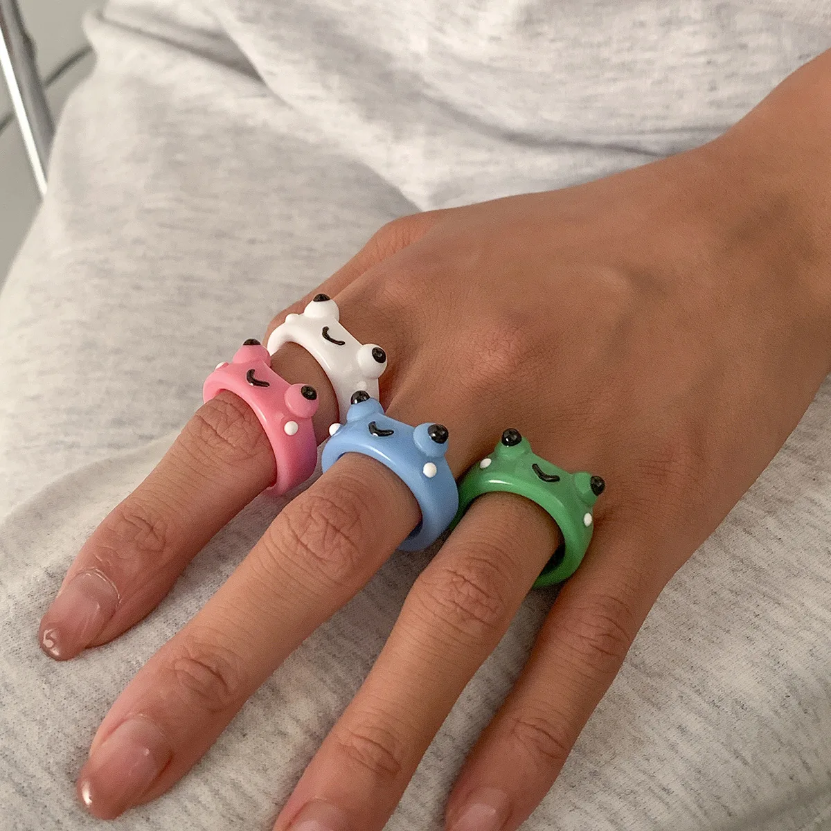 2021 European and American Style Simple Cute Design Cartoon Anime Stereoscopic Animal Frog Resin Rings, 4 colors
2021 European and American Style Simple Cute Design Cartoon Anime Stereoscopic Animal Frog Resin Rings, 4 colors