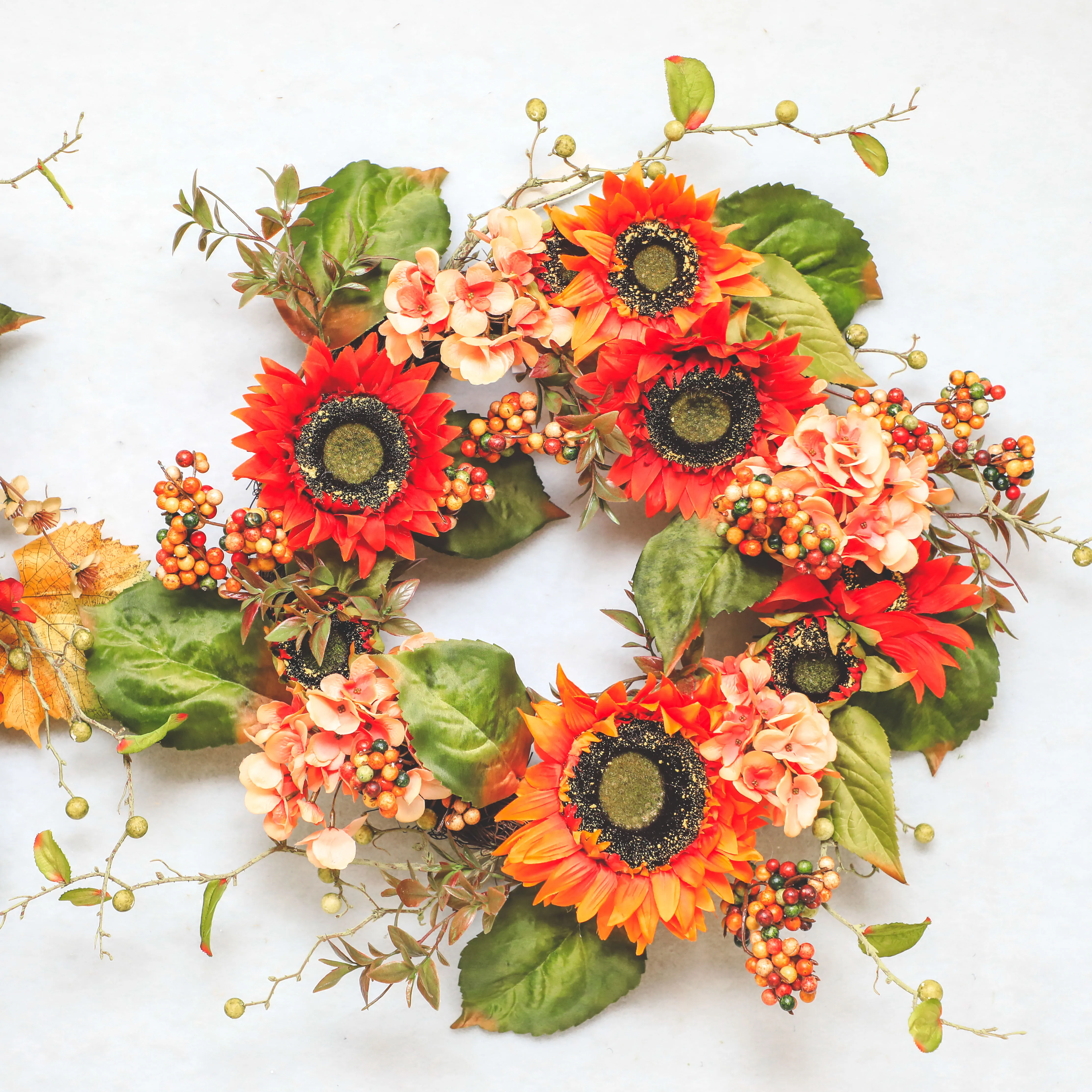Warm decoration spring Factory Direct New Design Christmas Wreath Supplies Decoration Artificial Wreaths
Warm decoration spring Factory Direct New Design Christmas Wreath Supplies Decoration Artificial Wreaths