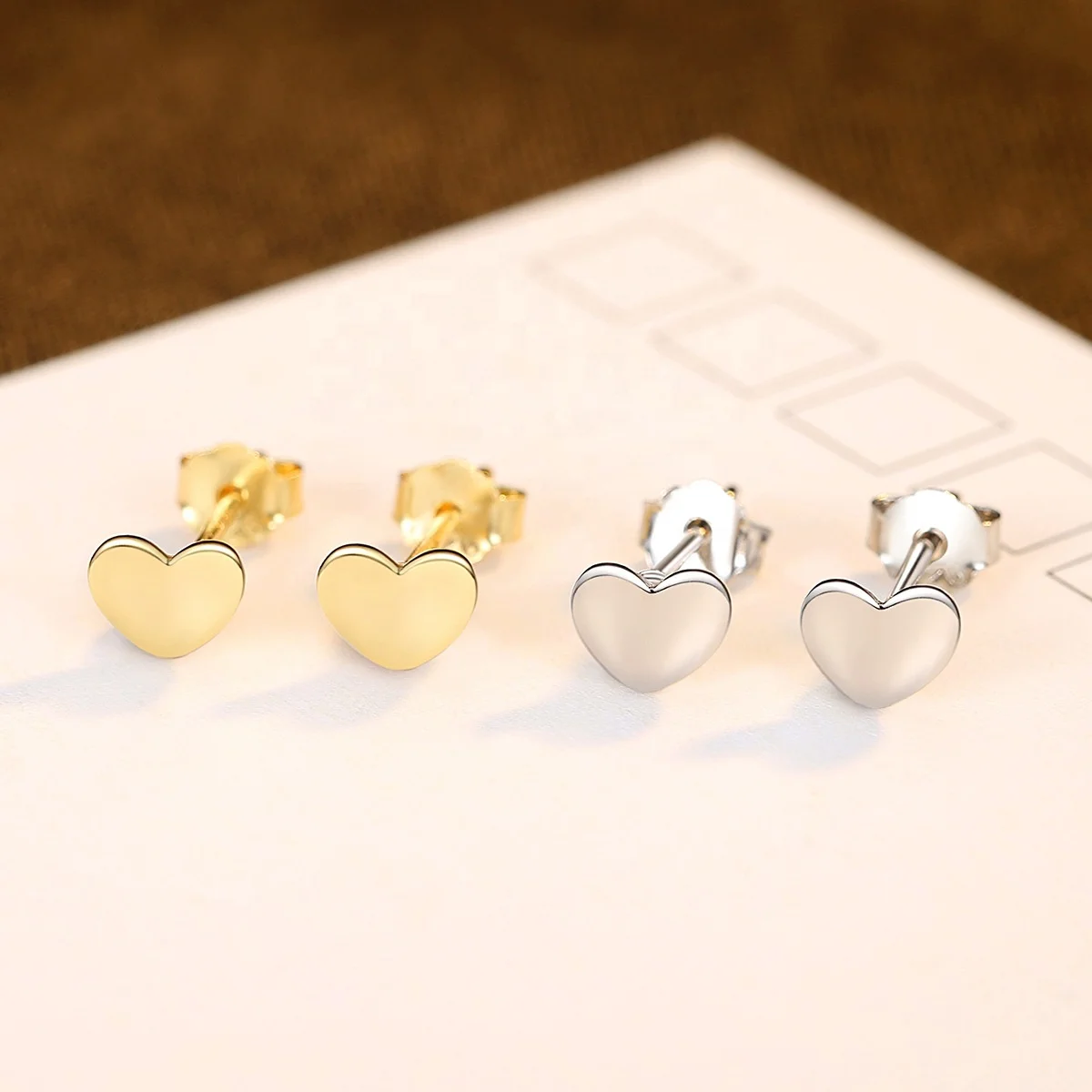 Hot Sale Simple Mini 925 Sterling Silver Earrings Pure Color Temperament Small Ear Stud Heart Stud Earrings for Female, Gold/silver 
Hot Sale Simple Mini 925 Sterling Silver Earrings Pure Color Temperament Small Ear Stud Heart Stud Earrings for Female, Gold/silver