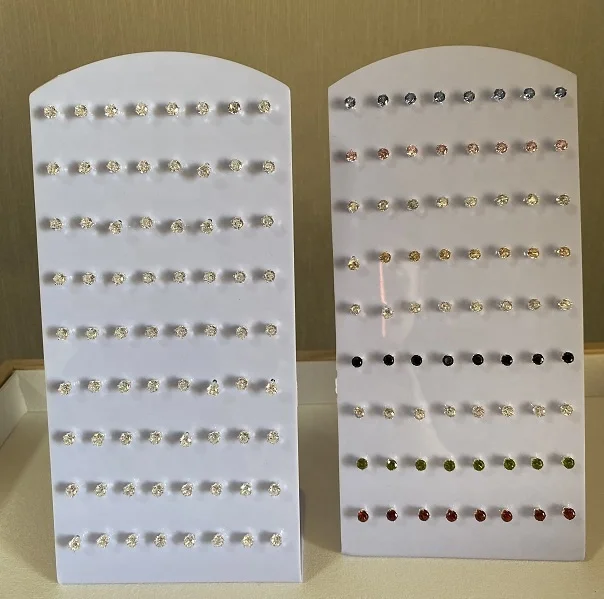 2021 4mm Fancy Multi Color Crystal Crystal Cubic Beads Earring Stainless Steel Ear Pin Silver Plated 36 Pair Card Packing
2021 4mm Fancy Multi Color Crystal Crystal Cubic Beads Earring Stainless Steel Ear Pin Silver Plated 36 Pair Card Packing