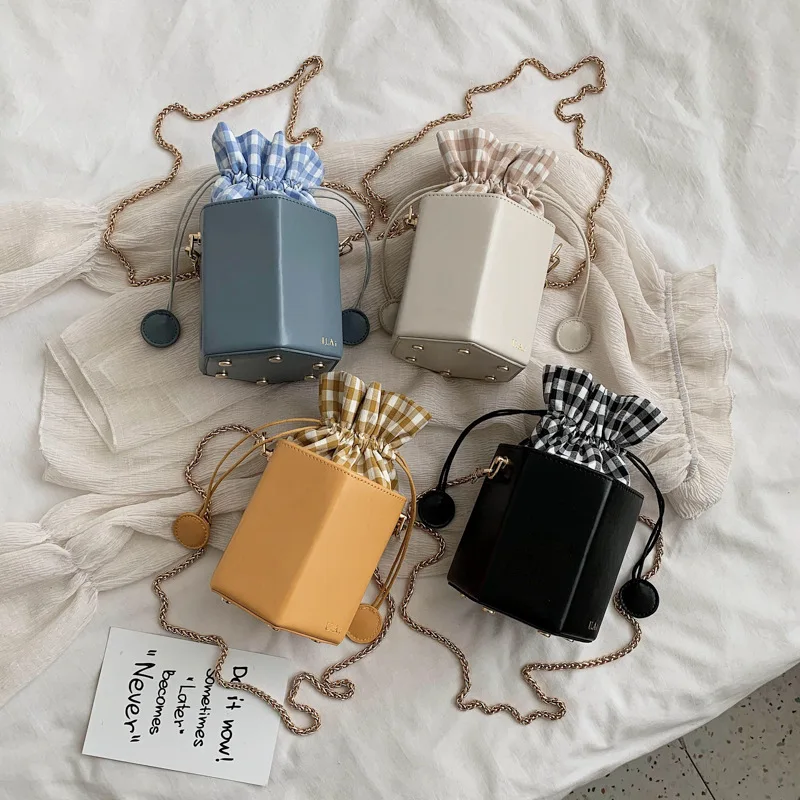 Shoulder Messenger Bag Small PU Polygon Box Bags strap chain bucket bag custom Women Handbags, Accept customized color
Shoulder Messenger Bag Small PU Polygon Box Bags strap chain bucket bag custom Women Handbags, Accept customized color
