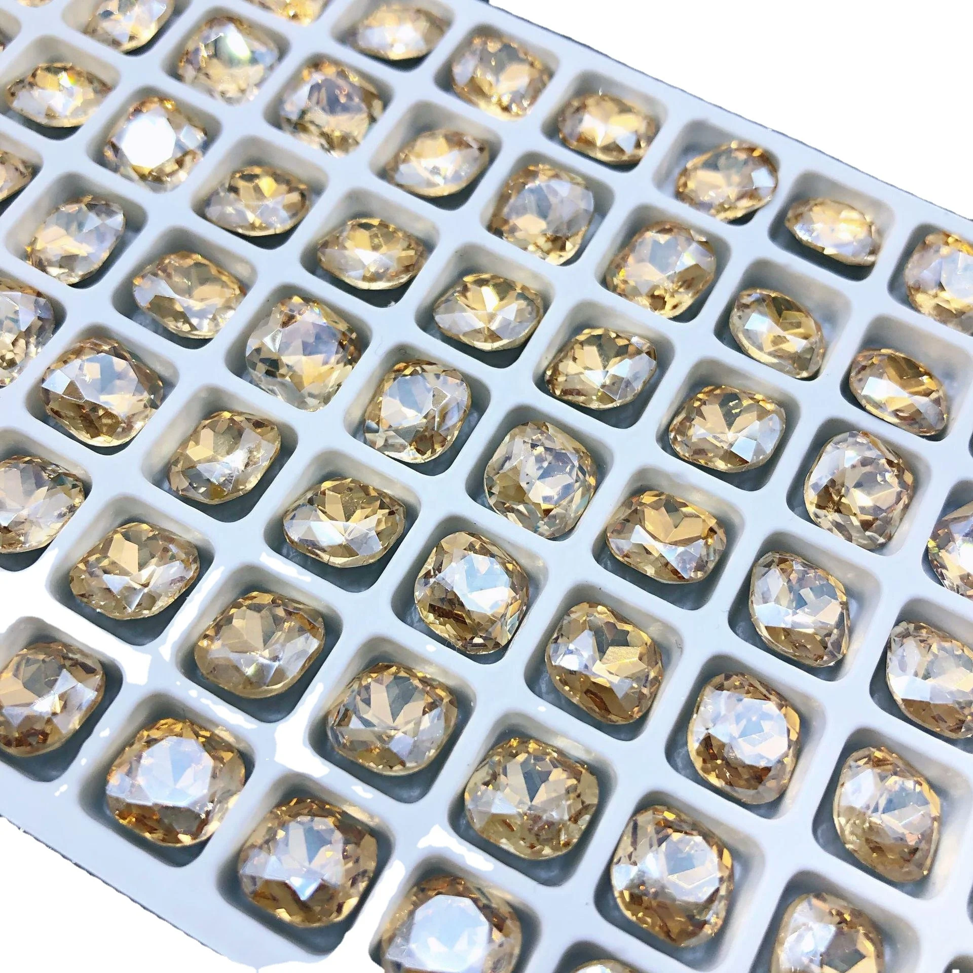 K9 Crystal Glass Square Point Back Nail Art Dazzling Color Drill For Garment And Phone Decorative, Colorful
K9 Crystal Glass Square Point Back Nail Art Dazzling Color Drill For Garment And Phone Decorative, Colorful
