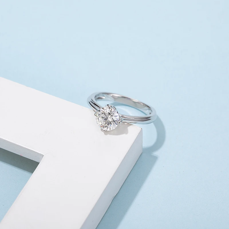 Thriving Gems Wholesale Simple And Elegant 925 Sterling Silver Ring Moissanite Diamond Women Ring
Thriving Gems Wholesale Simple And Elegant 925 Sterling Silver Ring Moissanite Diamond Women Ring