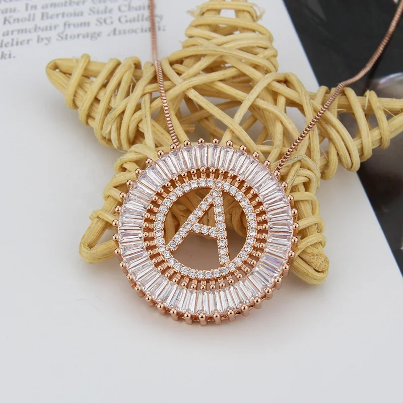 Luxury Top Zirconia CZ 26 English Letters Circle Pendant Necklace 18k Gold plated Copper Zircon Initial Necklace
Luxury Top Zirconia CZ 26 English Letters Circle Pendant Necklace 18k Gold plated Copper Zircon Initial Necklace