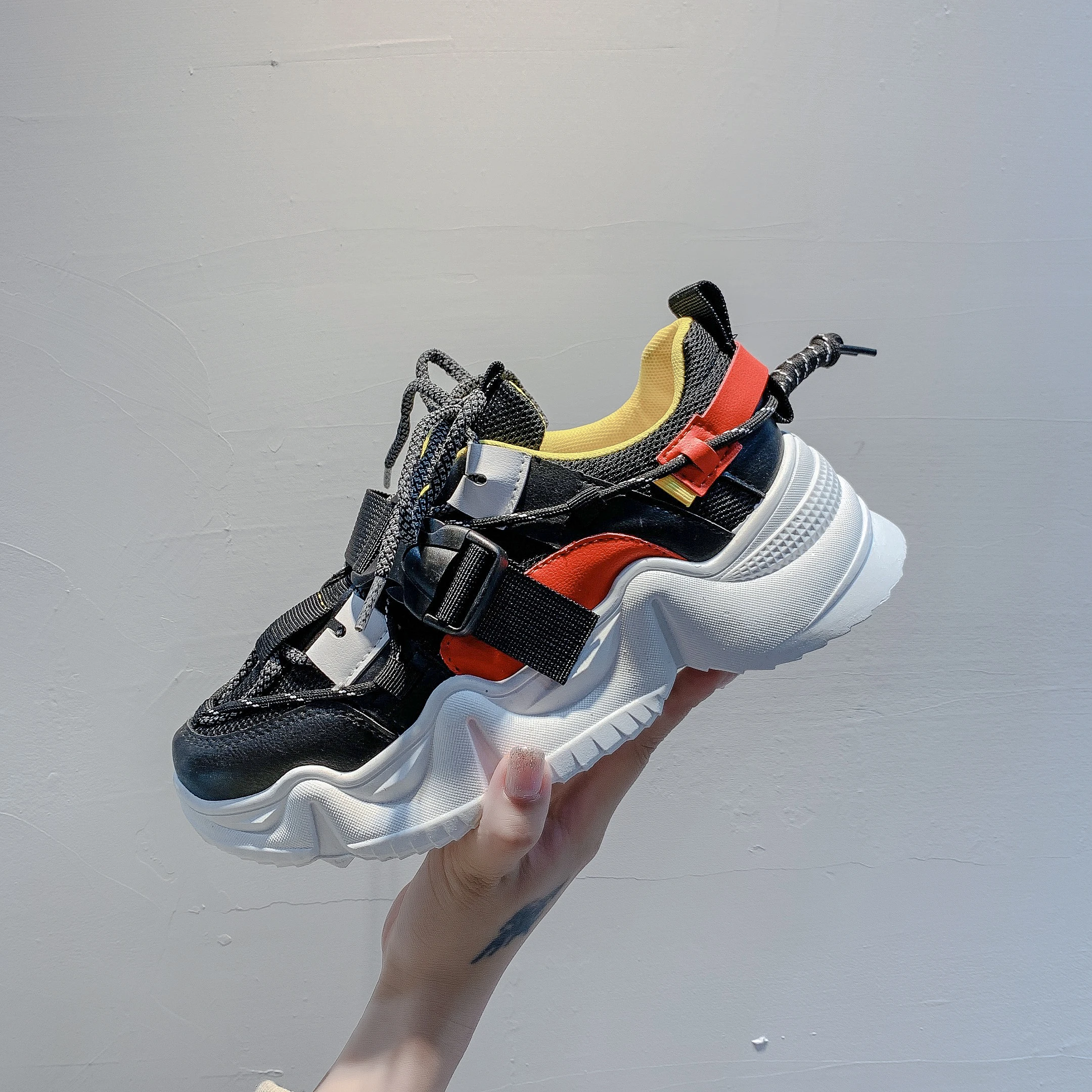 HappyChina chunky fashion sneaker woman 2020 luxury buckle strap street wear platform walking shoes for women and ladies
HappyChina chunky fashion sneaker woman 2020 luxury buckle strap street wear platform walking shoes for women and ladies