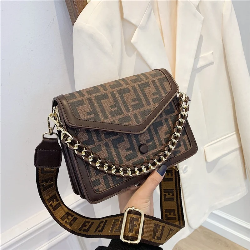 Retro Women's Bag New Printed Cross-body Small Square Bag Fashionable And Natural-looking Shoulder Bag
Retro Women's Bag New Printed Cross-body Small Square Bag Fashionable And Natural-looking Shoulder Bag