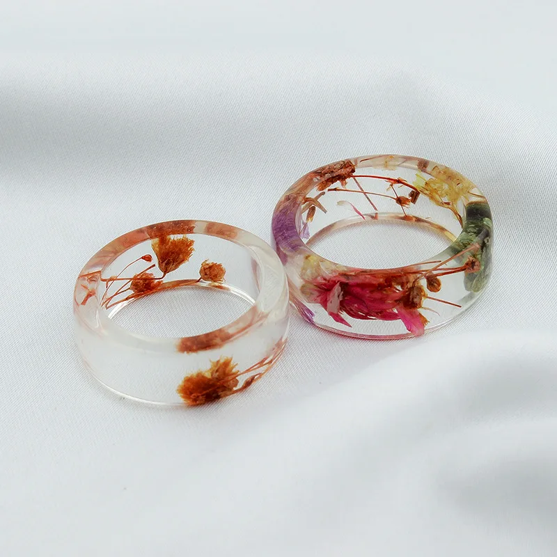 Trendy Design Eternal Flower Acrylic Ring Transparent Resin Dried Flower Ring For Women Girls
Trendy Design Eternal Flower Acrylic Ring Transparent Resin Dried Flower Ring For Women Girls