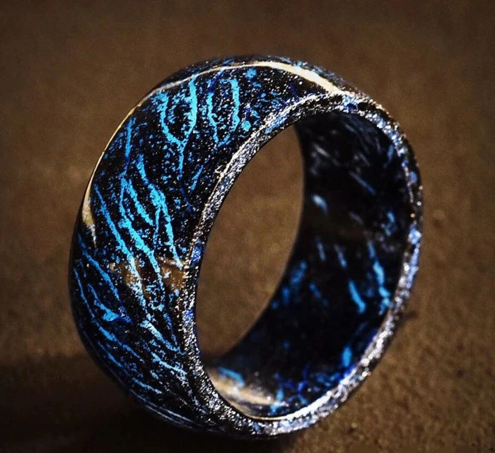 Dropshipping 2021 Hot Sale Designer Crack Resin Luminous Ring Hip Hop Trendy Change Color Ring For Halloween Gifts
Dropshipping 2021 Hot Sale Designer Crack Resin Luminous Ring Hip Hop Trendy Change Color Ring For Halloween Gifts