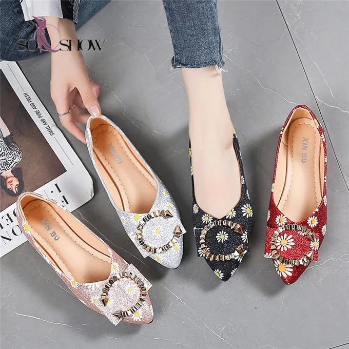 Wholesale ladies beautiful flat printed flower shoes latest design lady comfort shoes
Wholesale ladies beautiful flat printed flower shoes latest design lady comfort shoes