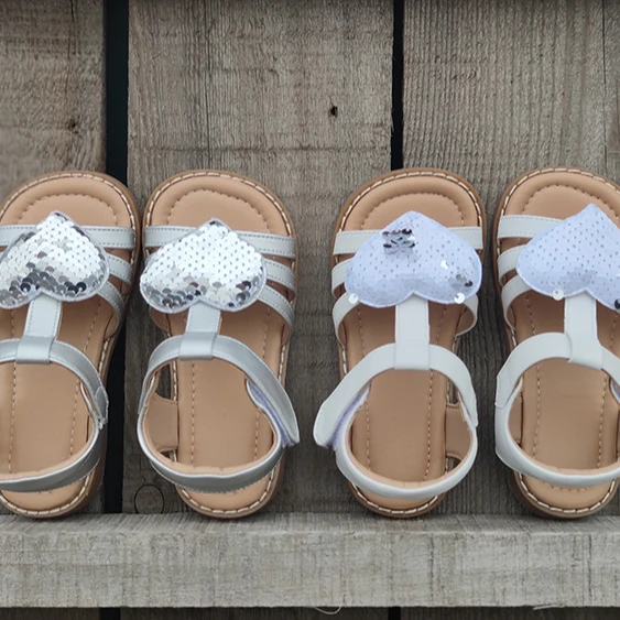Korean version princess shoes summer girl soft bottom web celebrity hot style children's shoes
Korean version princess shoes summer girl soft bottom web celebrity hot style children's shoes
