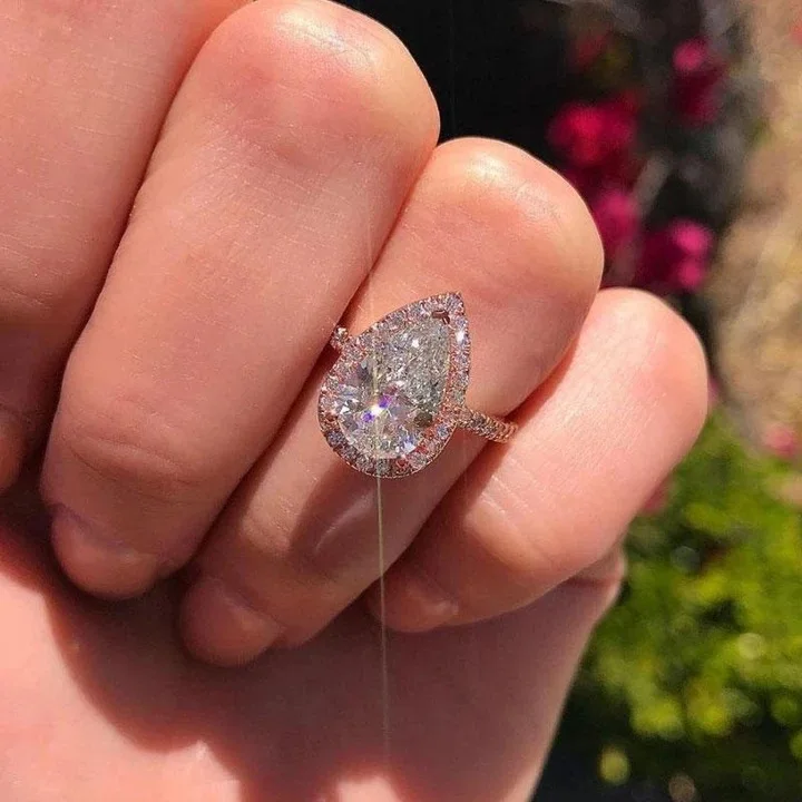 High Quality New Style Silver Engagement Ring Gift for Women Finger Dropwater Shape Zircon Wedding Ring
High Quality New Style Silver Engagement Ring Gift for Women Finger Dropwater Shape Zircon Wedding Ring