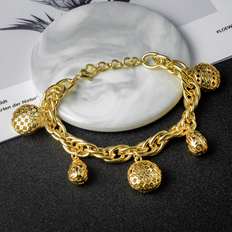 Jewelry Fashion Jewelry Bangle is a high quality engagement gift for women with ball-shaped bracelets
Jewelry Fashion Jewelry Bangle is a high quality engagement gift for women with ball-shaped bracelets