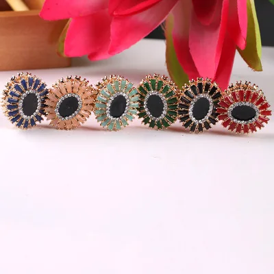 Trendy Creative Round Hijab Pin Magnetic Brooch Crystal Muslim Shawl Magnet Brooch For Women, Picture color
Trendy Creative Round Hijab Pin Magnetic Brooch Crystal Muslim Shawl Magnet Brooch For Women, Picture color