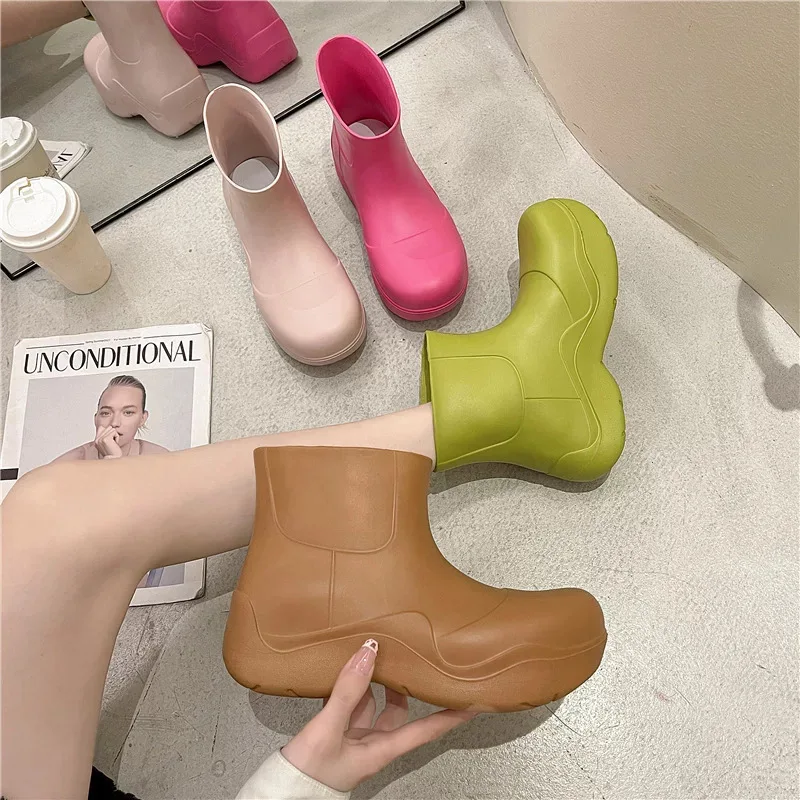 TX Fashion avocado green thick-soled increased anti-skid water shoes short tube rain boots
TX Fashion avocado green thick-soled increased anti-skid water shoes short tube rain boots