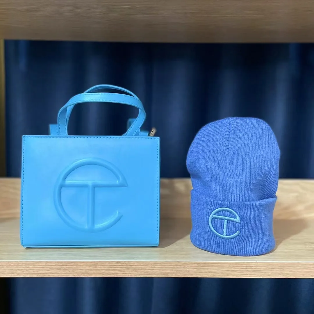 2021 black people brand telfar bag set custom large telfar bag and hat set ugh telfar handbags, -telfar ugg-
2021 black people brand telfar bag set custom large telfar bag and hat set ugh telfar handbags, -telfar ugg-