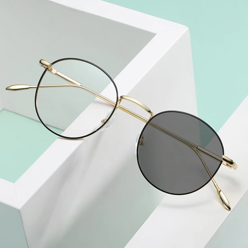 Fashion Creative Unisex Eye Wear Anti Blue Light Blocking Glasses Chameleon Glasses Photochromic Glasses
Fashion Creative Unisex Eye Wear Anti Blue Light Blocking Glasses Chameleon Glasses Photochromic Glasses