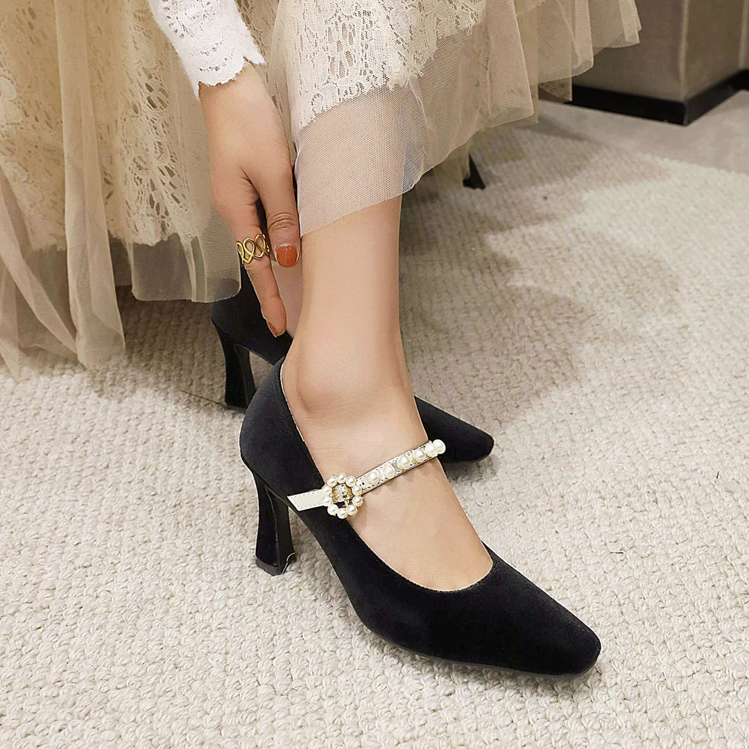 Party Women Pumps Ladies Gold Velvet Shoes Belt buckle Beading High Heels, Red/black
Party Women Pumps Ladies Gold Velvet Shoes Belt buckle Beading High Heels, Red/black