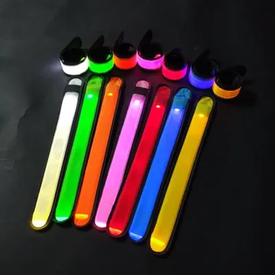 Factory Wholesale Flashing Led Strip Circle Wristband For Gym Activities, Pantone color available
Factory Wholesale Flashing Led Strip Circle Wristband For Gym Activities, Pantone color available